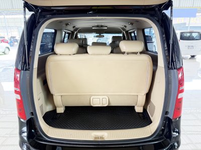 Hyundai H-1 2.5 Deluxe (ปี 2017) Wagon AT