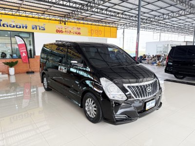 Hyundai H-1 2.5 Deluxe (ปี 2017) Wagon AT