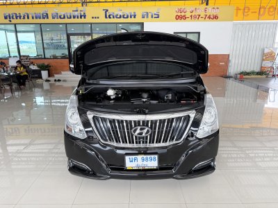 Hyundai H-1 2.5 Deluxe (ปี 2017) Wagon AT