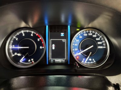 Toyota Fortuner Commander 2.4 V (Y 2022) SUV AT