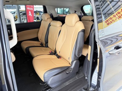 Kia Carnival 2.2 Limited (Y 2022) Wagon AT