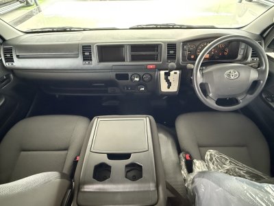 Toyota Commuter 3.0 Auto (ปี 2019)