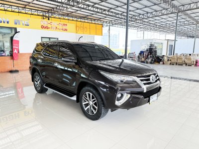 Toyota Fortuner 2.8 V (ปี 2017) SUV AT - 2WD