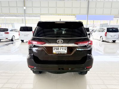 Toyota Fortuner 2.8 V (ปี 2017) SUV AT - 2WD