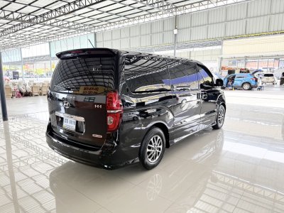 Hyundai H-1 2.5 Deluxe (ปี 2019) Wagon AT