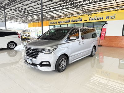 Hyundai H-1 2.5 Deluxe (ปี 2022) Wagon AT