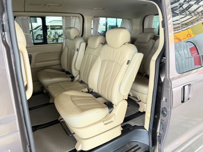 Hyundai H-1 2.5 Deluxe (ปี 2014) Wagon AT