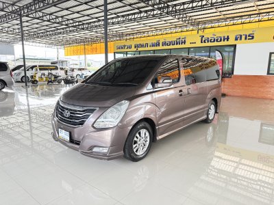 Hyundai H-1 2.5 Deluxe (ปี 2014) Wagon AT