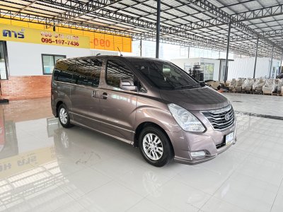 Hyundai H-1 2.5 Deluxe (ปี 2014) Wagon AT