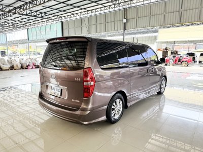 Hyundai H-1 2.5 Deluxe (ปี 2014) Wagon AT