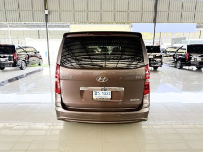 Hyundai H-1 2.5 Deluxe (ปี 2014) Wagon AT