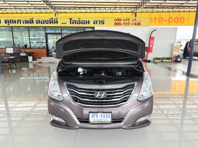 Hyundai H-1 2.5 Deluxe (ปี 2014) Wagon AT