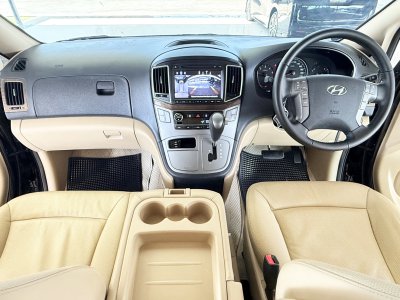 Hyundai H-1 2.5 Deluxe (ปี 2018) Wagon AT