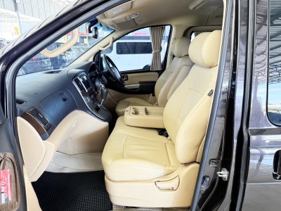 Hyundai H-1 2.5 Deluxe (ปี 2018) Wagon AT
