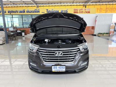 Hyundai H-1 2.5 Deluxe (ปี 2018) Wagon AT