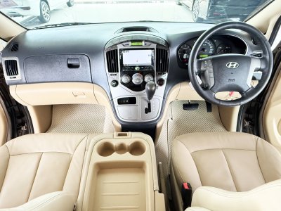 Hyundai Grand Starex 2.5 VIP (ปี 2016) Wagon AT