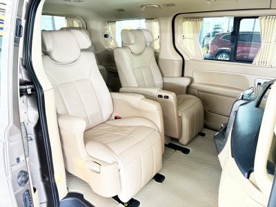 Hyundai Grand Starex 2.5 VIP (ปี 2016) Wagon AT