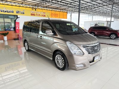 Hyundai Grand Starex 2.5 VIP (ปี 2016) Wagon AT