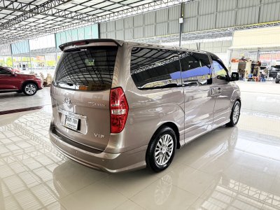 Hyundai Grand Starex 2.5 VIP (ปี 2016) Wagon AT