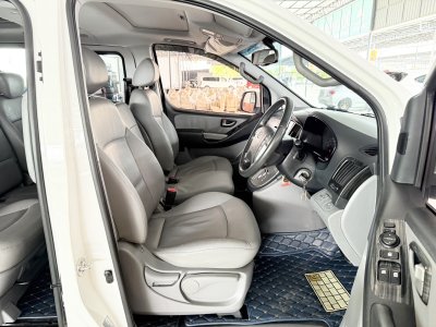 Hyundai H-1 2.5 Limited III (ปี 2020) Wagon AT