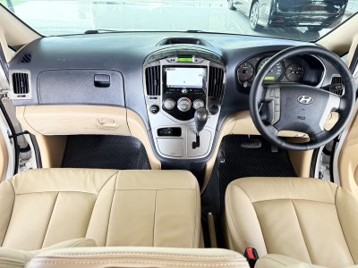 Hyundai Grand Starex 2.5 VIP (ปี 2016) Wagon AT