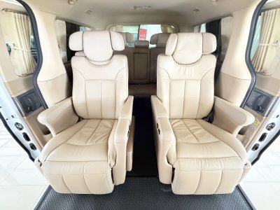 Hyundai Grand Starex 2.5 VIP (ปี 2016) Wagon AT