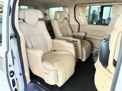 Hyundai Grand Starex 2.5 VIP (ปี 2016) Wagon AT