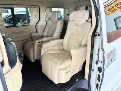 Hyundai Grand Starex 2.5 VIP (ปี 2016) Wagon AT