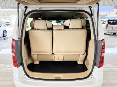 Hyundai Grand Starex 2.5 VIP (ปี 2016) Wagon AT
