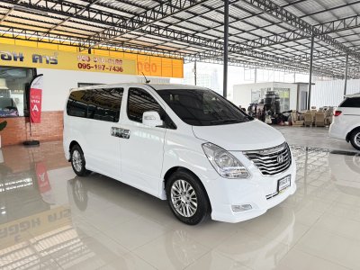 Hyundai Grand Starex 2.5 VIP (ปี 2016) Wagon AT