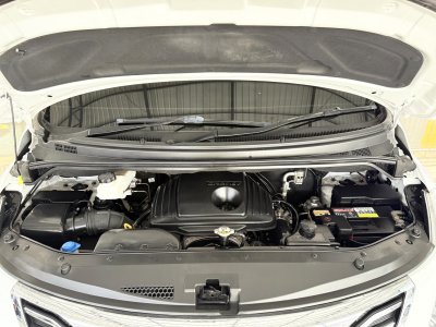 Hyundai Grand Starex 2.5 VIP (ปี 2016) Wagon AT