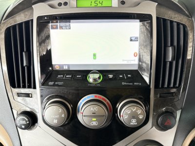 Hyundai Grand Starex 2.5 VIP (ปี 2016) Wagon AT