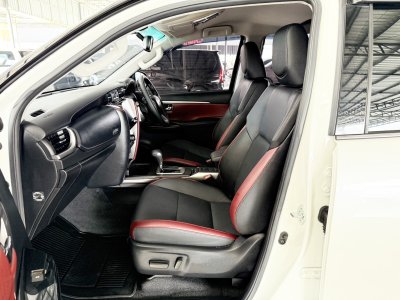 Toyota Fortuner Commander 2.4 V (ปี 2022) SUV AT - 2WD