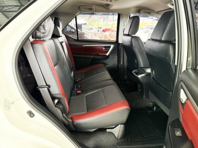 Toyota Fortuner Commander 2.4 V (ปี 2022) SUV AT - 2WD