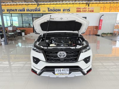 Toyota Fortuner Commander 2.4 V (ปี 2022) SUV AT - 2WD
