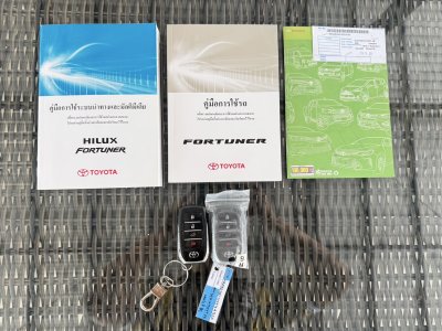 Toyota Fortuner Commander 2.4 V (ปี 2022) SUV AT - 2WD