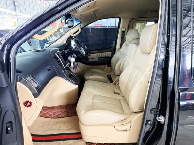 Hyundai Grand Starex 2.5 VIP (ปี 2015) Wagon AT