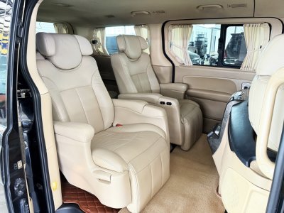 Hyundai Grand Starex 2.5 VIP (ปี 2015) Wagon AT