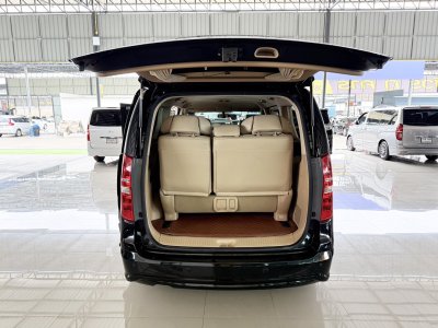 Hyundai Grand Starex 2.5 VIP (ปี 2015) Wagon AT