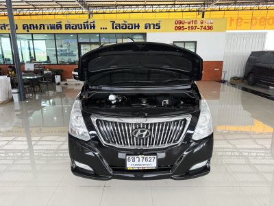 Hyundai Grand Starex 2.5 VIP (ปี 2015) Wagon AT