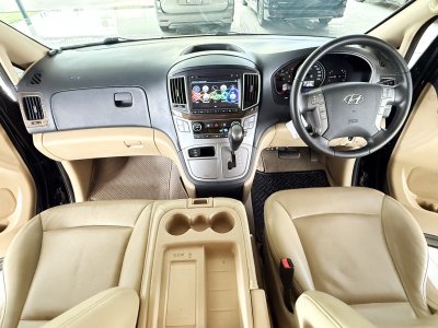 Hyundai H-1 2.5 Deluxe (ปี 2021) Wagon AT