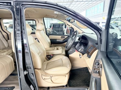 Hyundai H-1 2.5 Deluxe (ปี 2021) Wagon AT