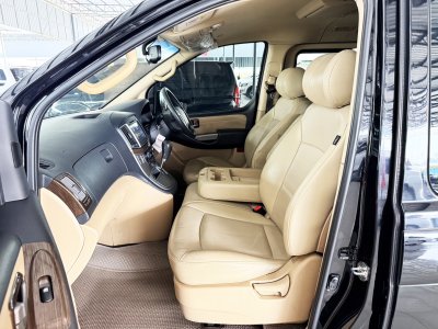 Hyundai H-1 2.5 Deluxe (ปี 2021) Wagon AT