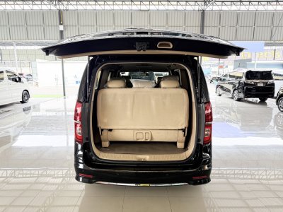 Hyundai H-1 2.5 Deluxe (ปี 2021) Wagon AT