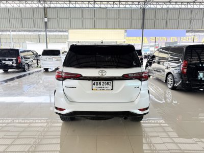 Toyota Fortuner 2.4 Legender (ปี 2023) SUV AT - 4WD