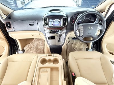 Hyundai Grand Starex 2.5 Premium (ปี 2022) Wagon AT