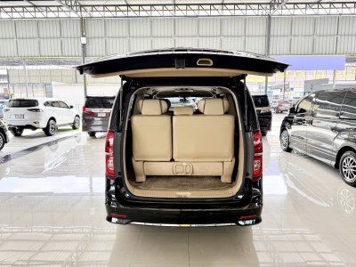 Hyundai Grand Starex 2.5 Premium (ปี 2022) Wagon AT