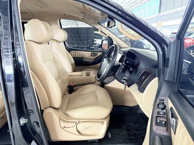 Hyundai H-1 2.5 Deluxe (ปี 2016) Wagon AT