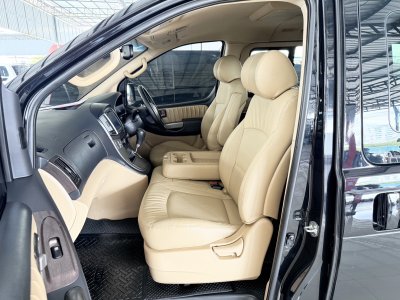 Hyundai H-1 2.5 Deluxe (ปี 2016) Wagon AT