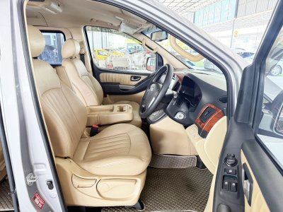 Hyundai H-1 2.5 Deluxe (ปี 2013) Wagon AT
